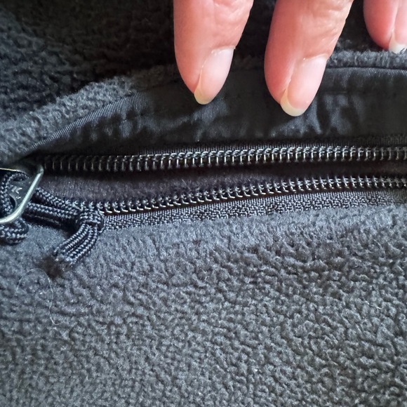 Women’s North Face Fleece Jacket - Picture 8 of 9